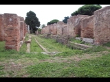 06762 ostia - regio i - insula ix - via del larario - bli ri sueden - 09.2022.jpg